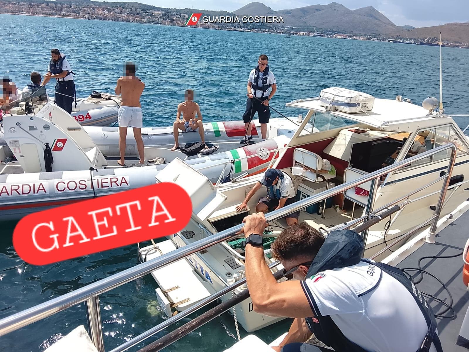 Gaeta, la Guardia Costiera trae in salvo otto persone da un’imbarcazione da diporto in procinto di affondare