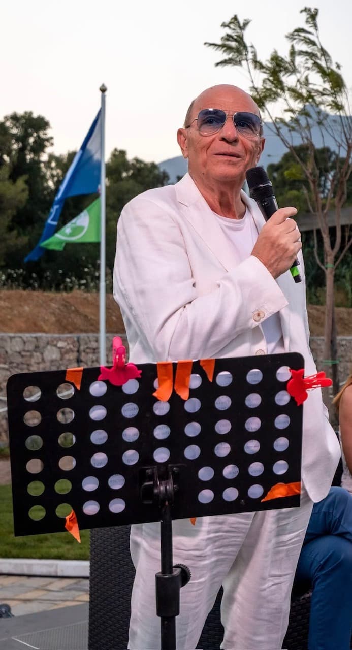 Gianni Donati e il suo inno: "Buongiorno Formia" per la Festa della Bandiera Blu 2026.