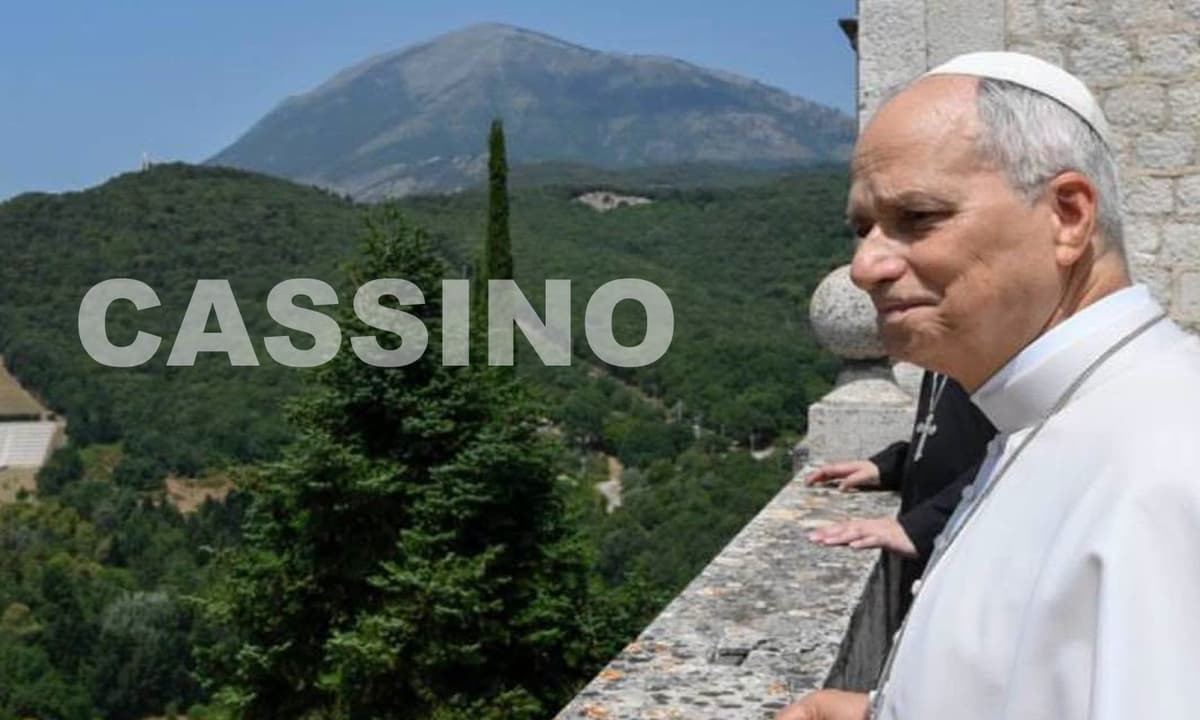 Cassino - Il Papa a Montecassino, il silenzio che parla al mondo: la visita privata di Leone XIV diventa un messaggio di pace