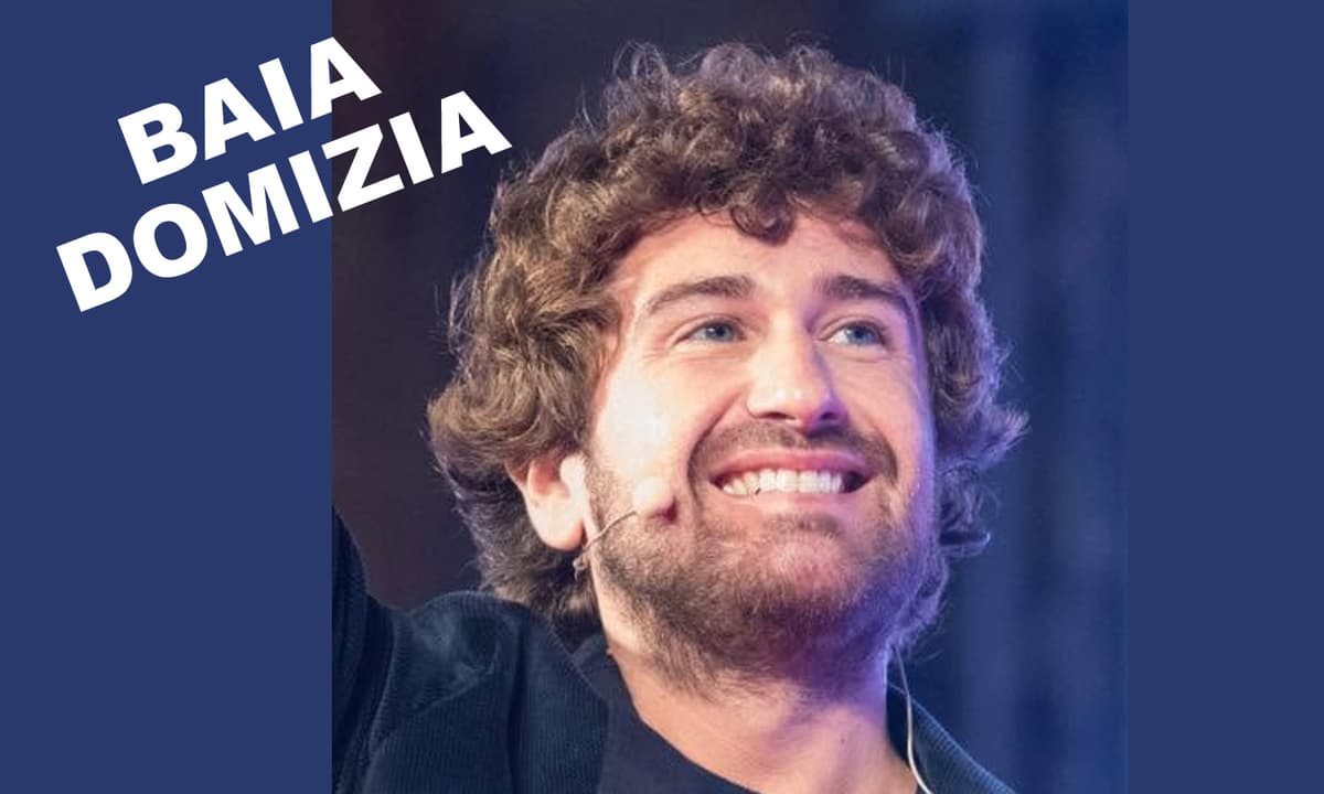 ALESSANDRO SIANI VERSO IL SOLD OUT ALL'ARENA DEI PINI DI BAIA DOMIZIA
