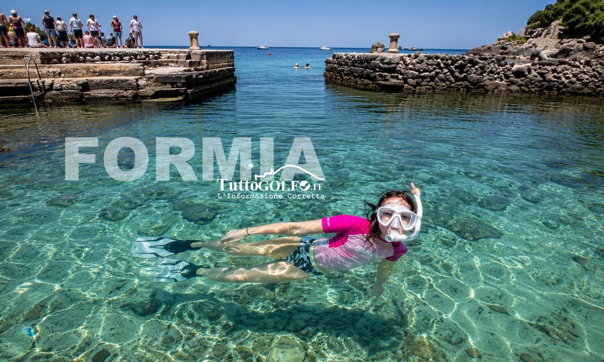 Snorkeling alla Spiaggia del Sassolini a Scauri e al Porticciolo di Gianola