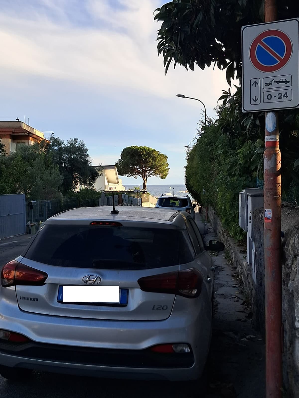 Auto in divieto di sosta