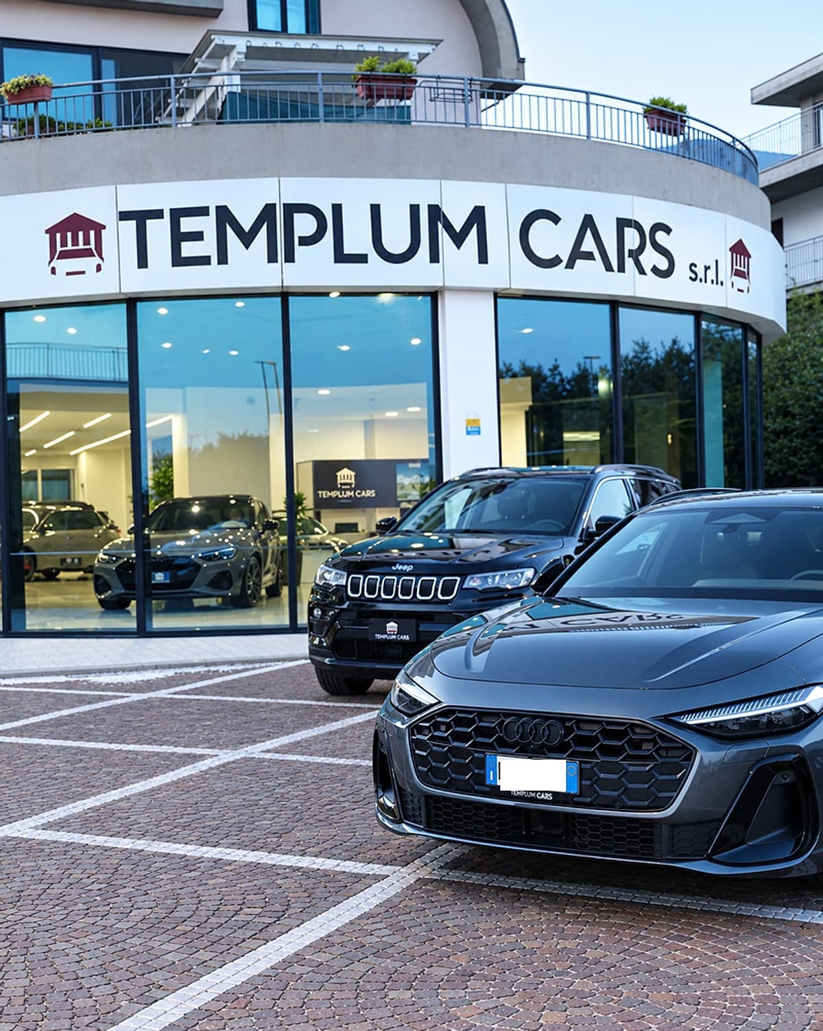 Templum Cars, l'esterno del punto vendita a Formia