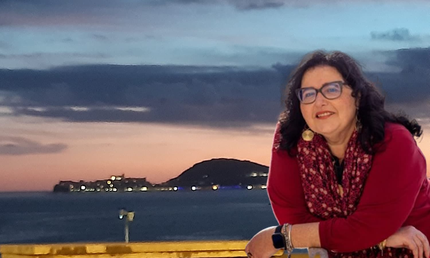 PAOLA VILLA: CAMBIA LO SKYLINE DALLA SPIAGGIA DI VINDICIO: IL PORTO DI GAETA PRENDE IL VOLO