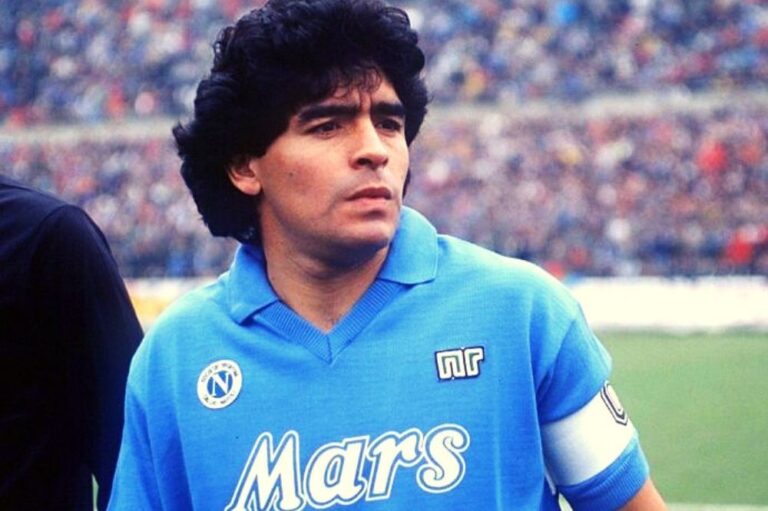 DUE GIOVANI PIEMONTESI FERMATI A VENDERE FOTO DI MARADONA PROVENIENTI ZONA ROSSA