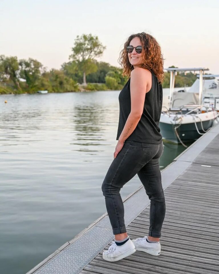 Minturno: Alessandra Corona coriacea conduce anche con filmati la sua campagna elettorale