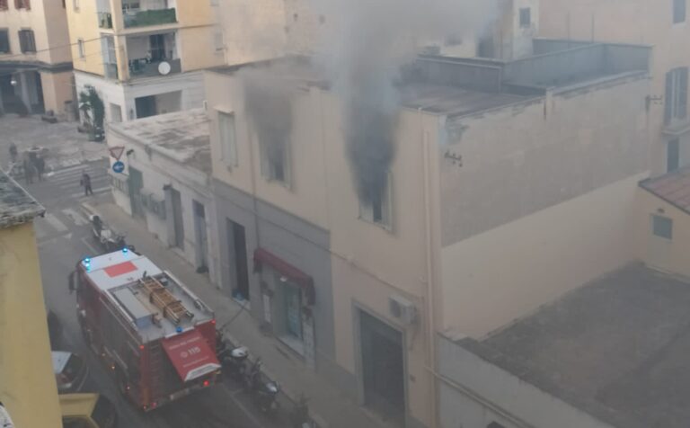FOTO – FORMIA: INCENDIO IN APPARTAMENTO IN VIA MARZIALE