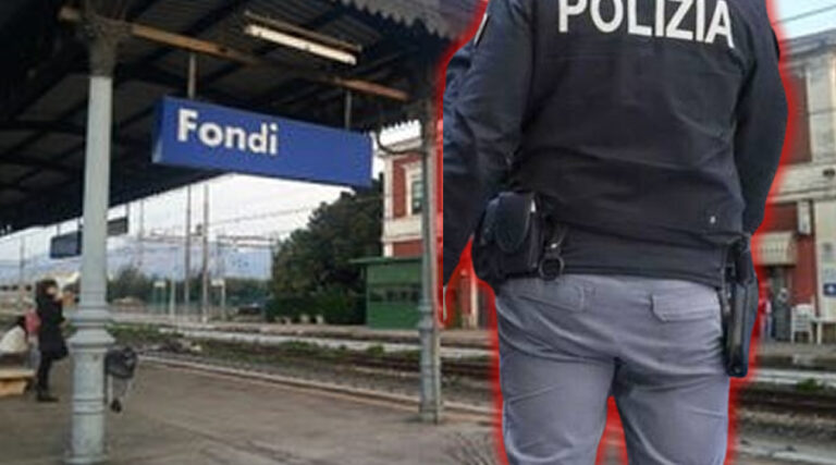 Dà in escandescenza, urlando e inveendo contro i passeggeri alla Stazione Ferroviaria di Fondi