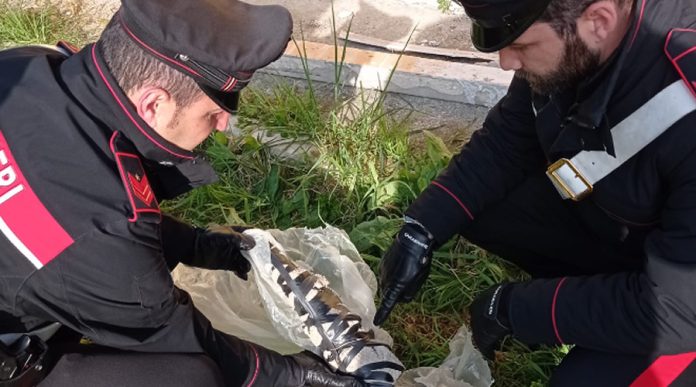 carabinieri giardino mitragliatrice