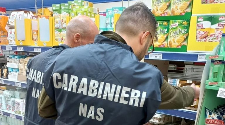NAS in azione in Provincia di Latina: sequestrati 120 kg di alimenti