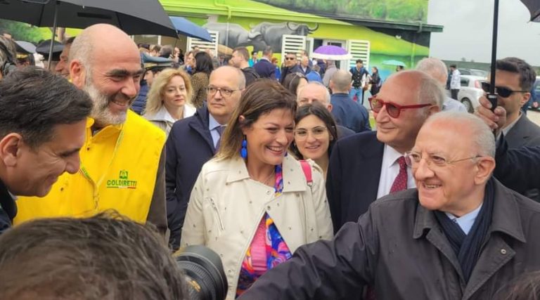 Un bene confiscato al clan dei Casalesi diventa un laboratorio per casari dell’istituto ad indirizzo agrario