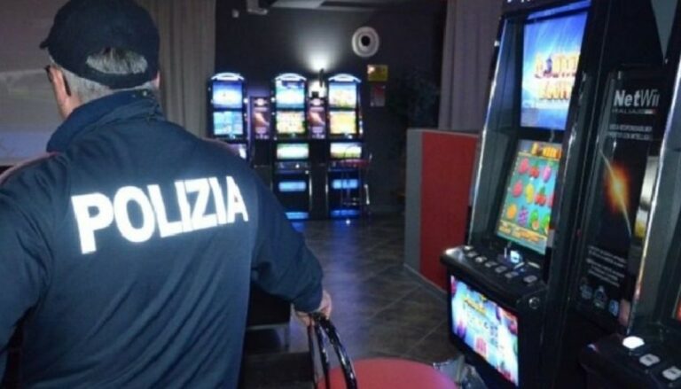Impulso irrefrenabile del gioco alle slot machine. Custodia cautelare per maltrattamenti in famiglia, minacce e tentata estorsione
