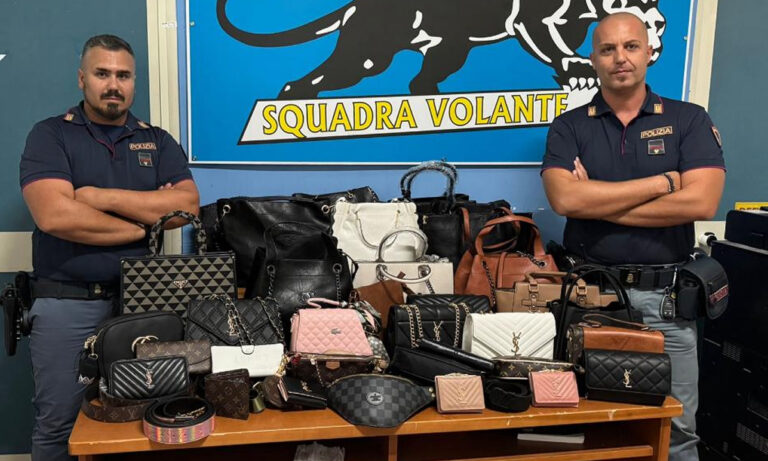 Vendevano borse contraffatte sul lungomare. Sequestrata tutta la merce dagli uomini della Polizia di Stato
