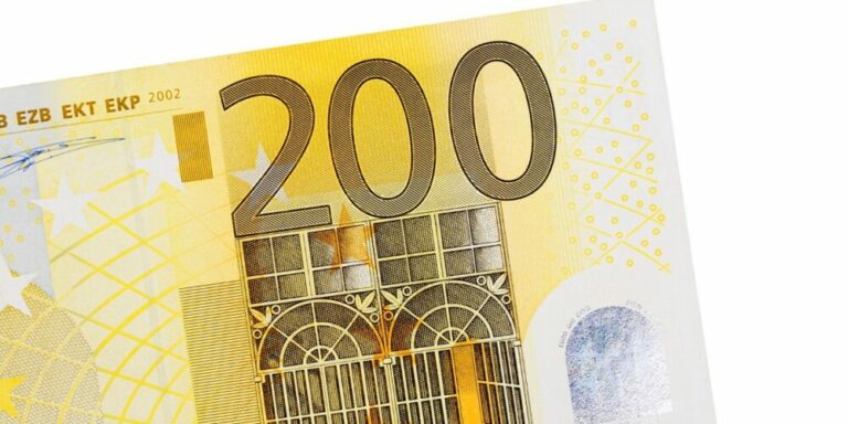 Bonus 200 euro / Bonus benzina / Bonus carburante confermato a Dicembre. Ecco chi lo avrà