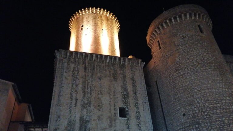 Al via “Illumina Novembre”: monumenti bianchi e impegno nel divulgare messaggi di informazione e sensibilizzazione