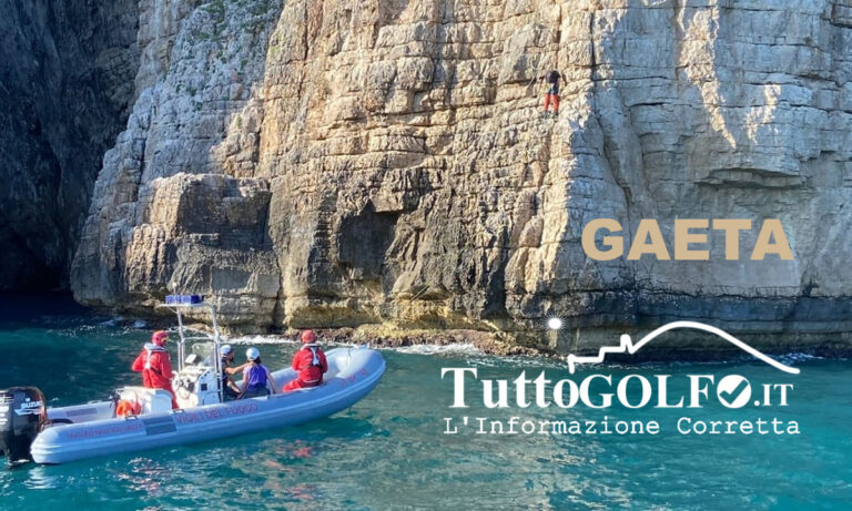 Gaeta: due ragazze in difficolta nella parte bassa di una parete montuosa. Intervengono da mare i Vigili del Fuoco