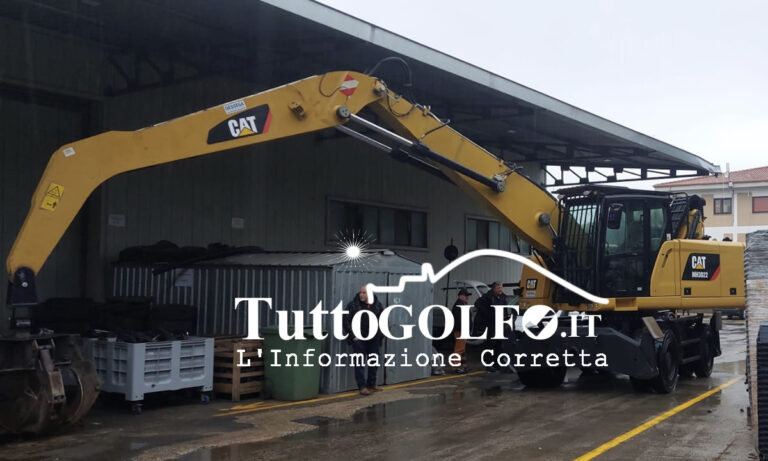 Formia Rifiuti Zero investe in tecnologia: nuovo escavatore per efficienza e sostenibilità