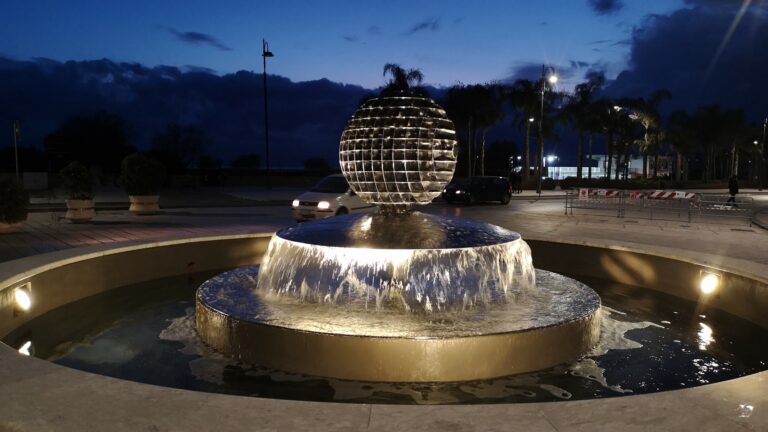 Domenica sera 16 febbraio resteranno spente le luci di alcuni simboli della città