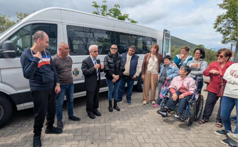 Un nuovo pulmino per il centro diurno per disabili adulti “Allegra Brigata”