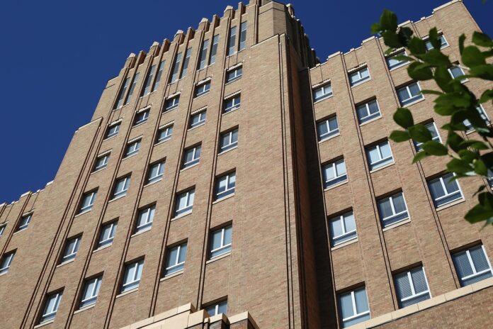 building-438003_1280