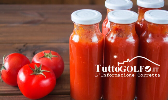 l'oro rosso fatto in casa pomodoro bottiglie